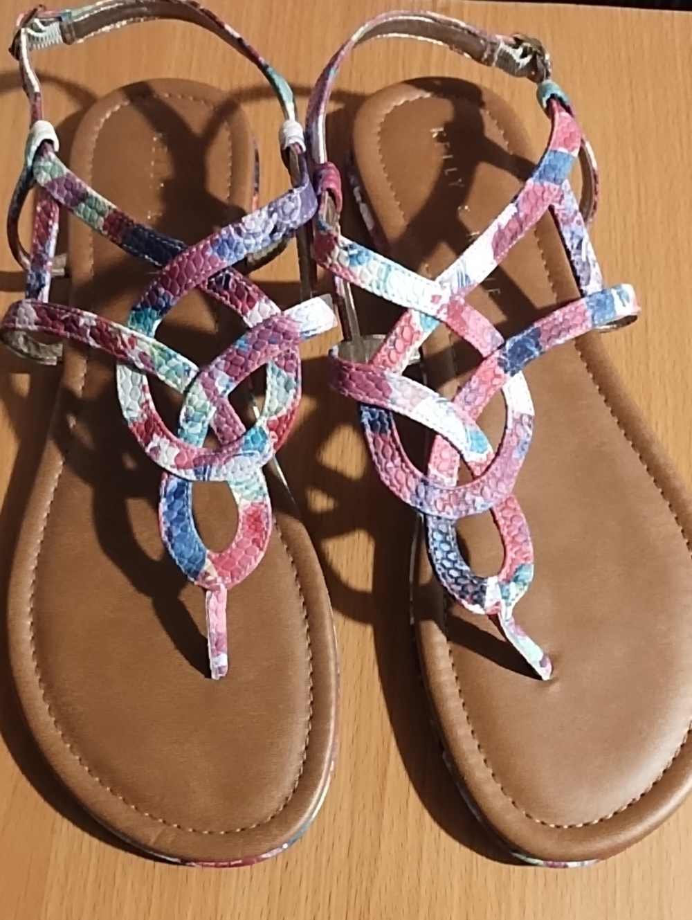 Kelly & Katie Multicolor Pink Blue White Strappy Sandals Like New Size 9.